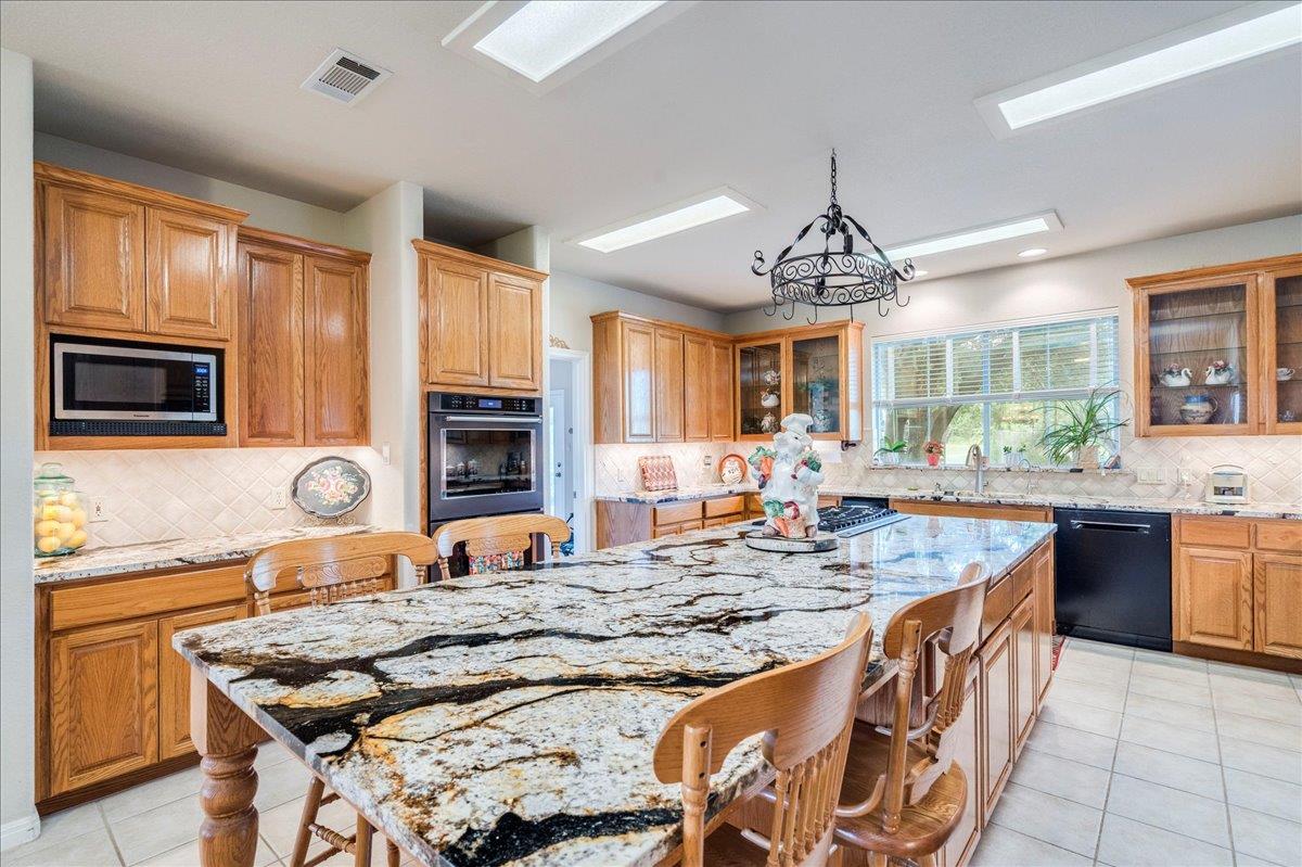 264 N Showhorse DR, Liberty Hill