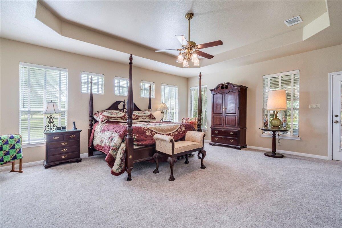 264 N Showhorse DR, Liberty Hill