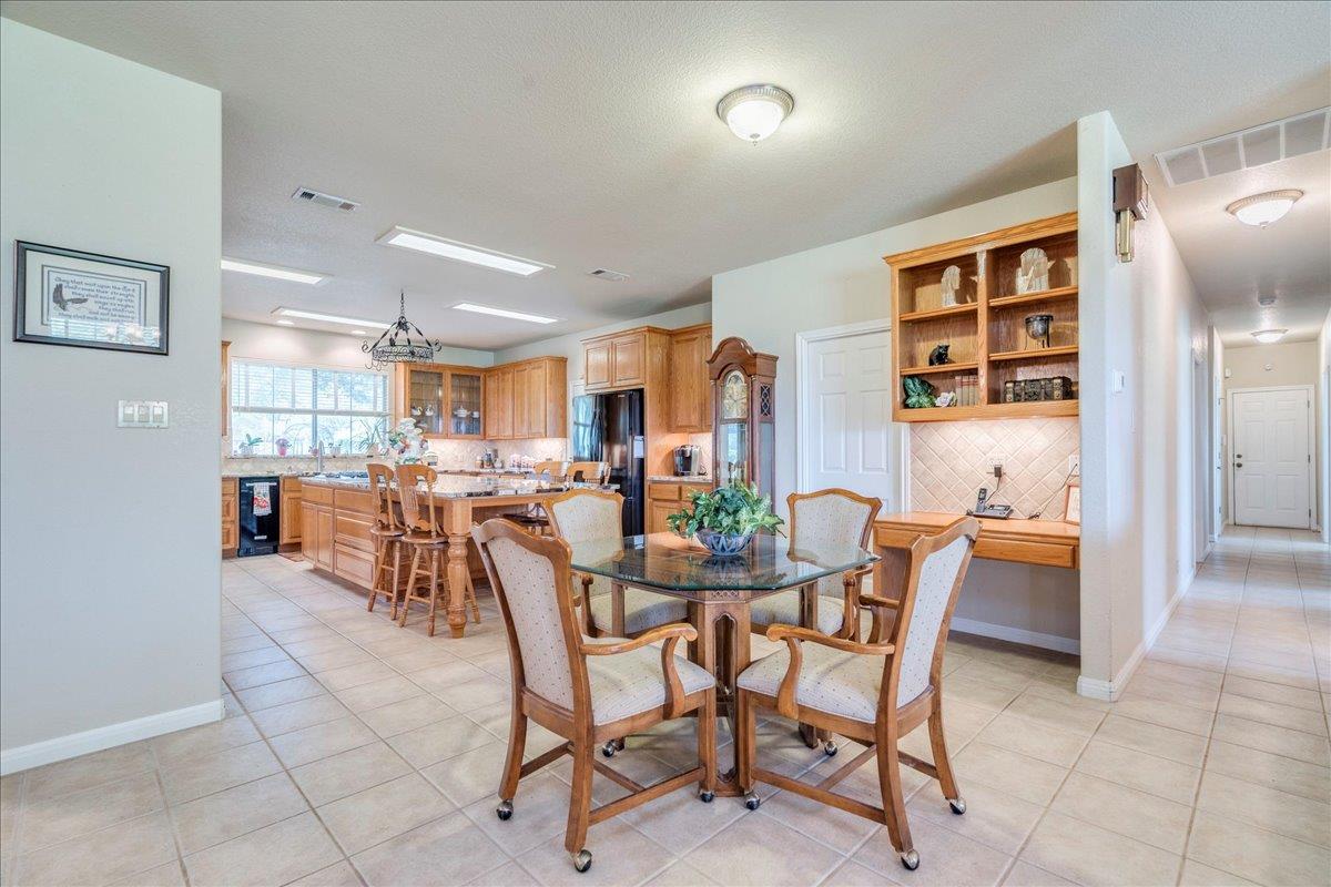 264 N Showhorse DR, Liberty Hill