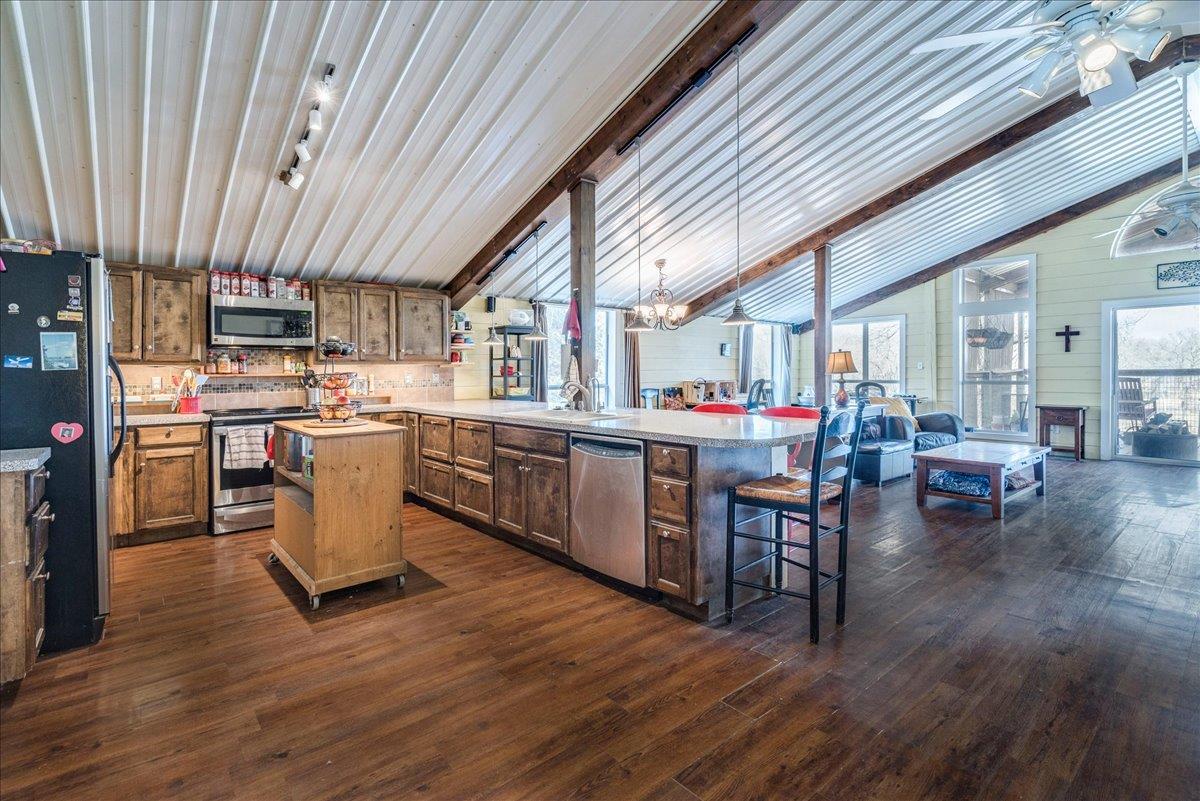1409 Orchard DR