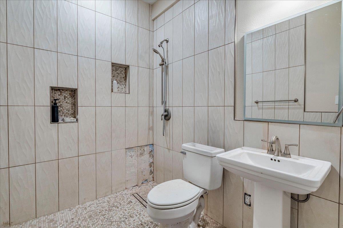 1409 Orchard DR