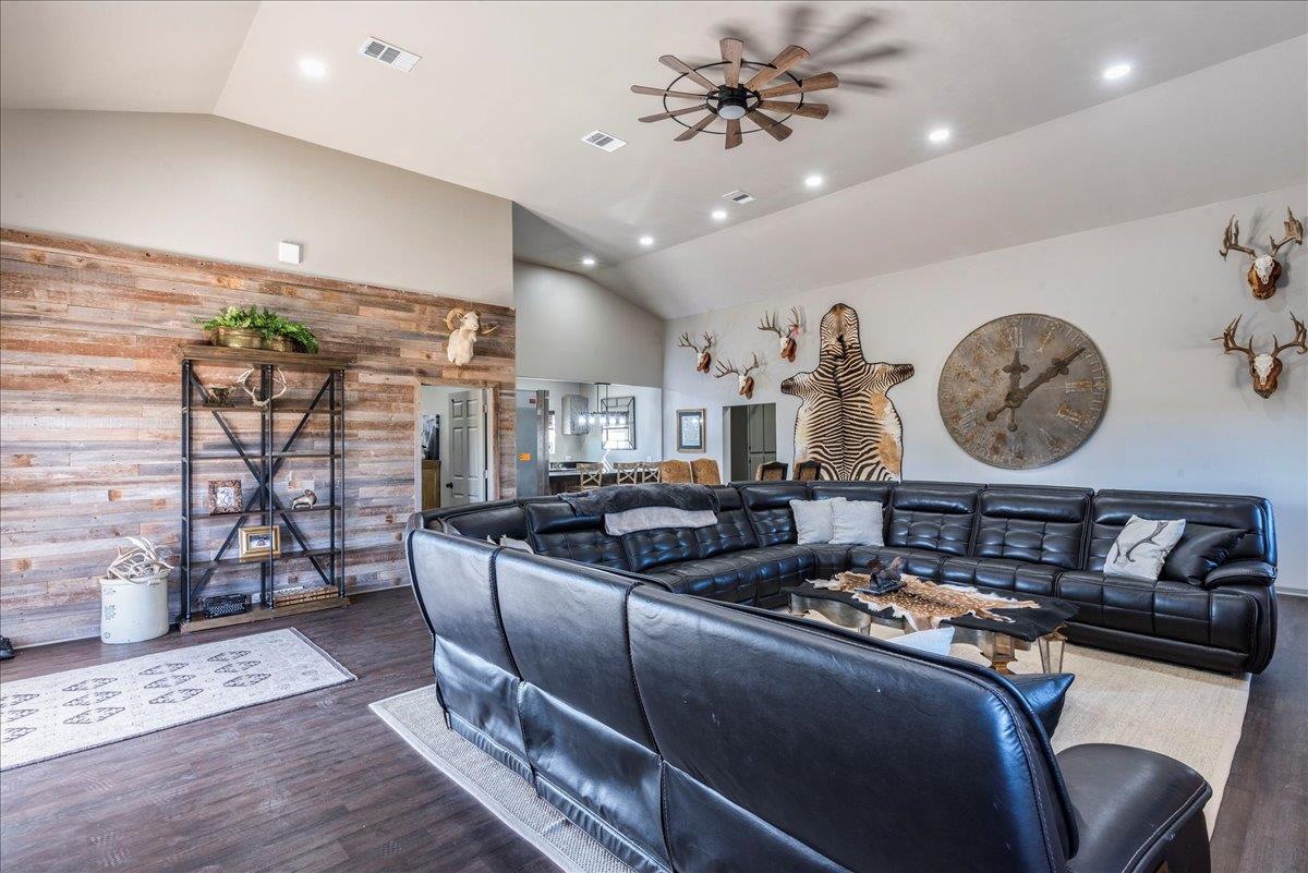 306 Blackbuck Ridge DR, Lampasas