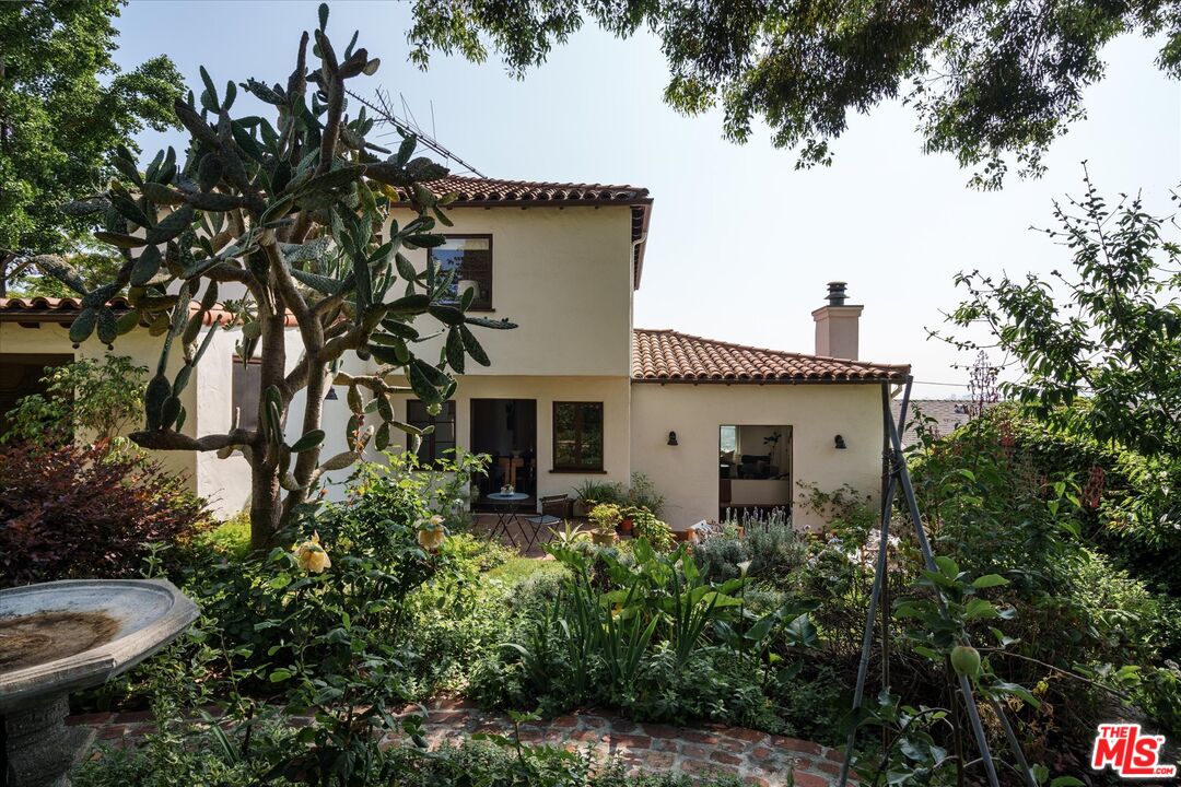 3877 Franklin Ave