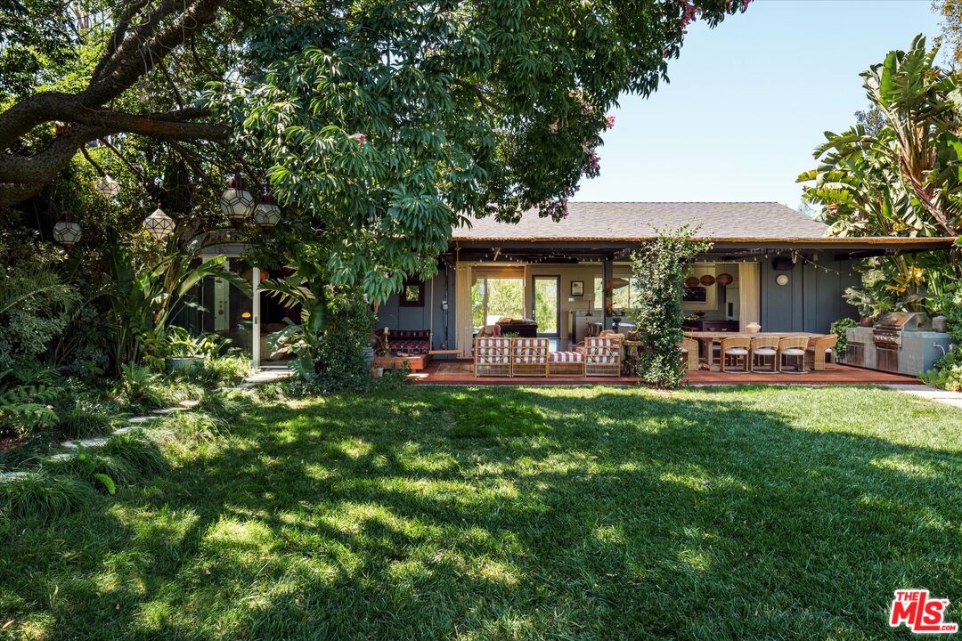 3860 Sunswept Dr