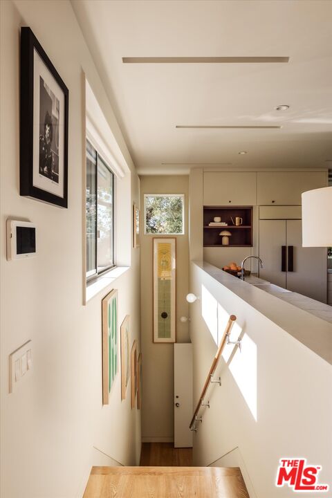 3860 Sunswept Dr