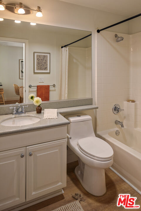 710 S San Fernando Blvd Unit: 104