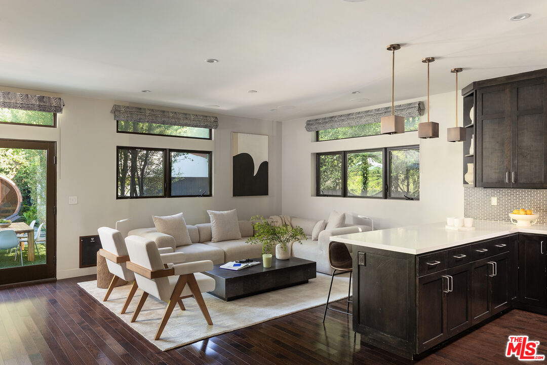 414 N La Jolla Ave