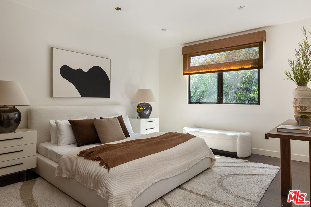 414 N La Jolla Ave