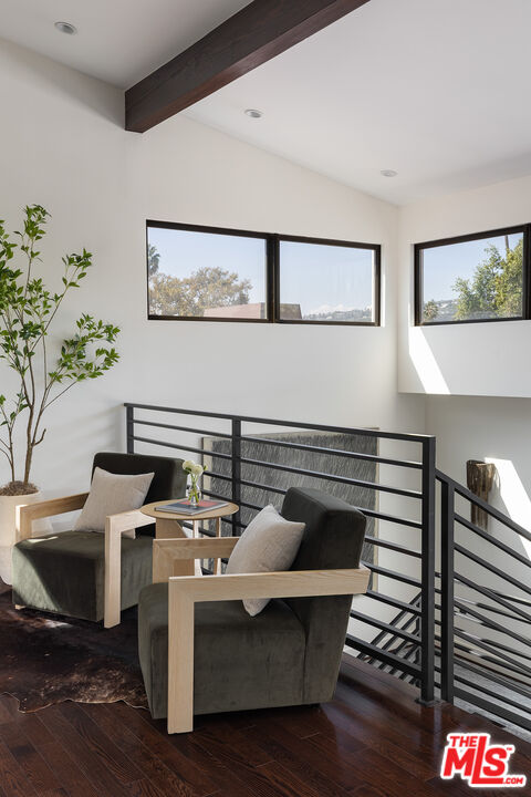 414 N La Jolla Ave