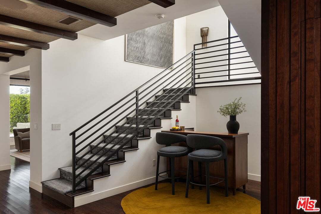 414 N La Jolla Ave
