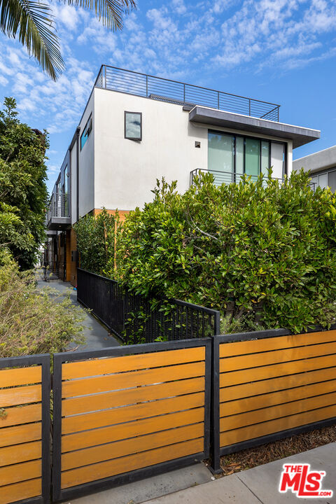 1927 18th St Unit: C