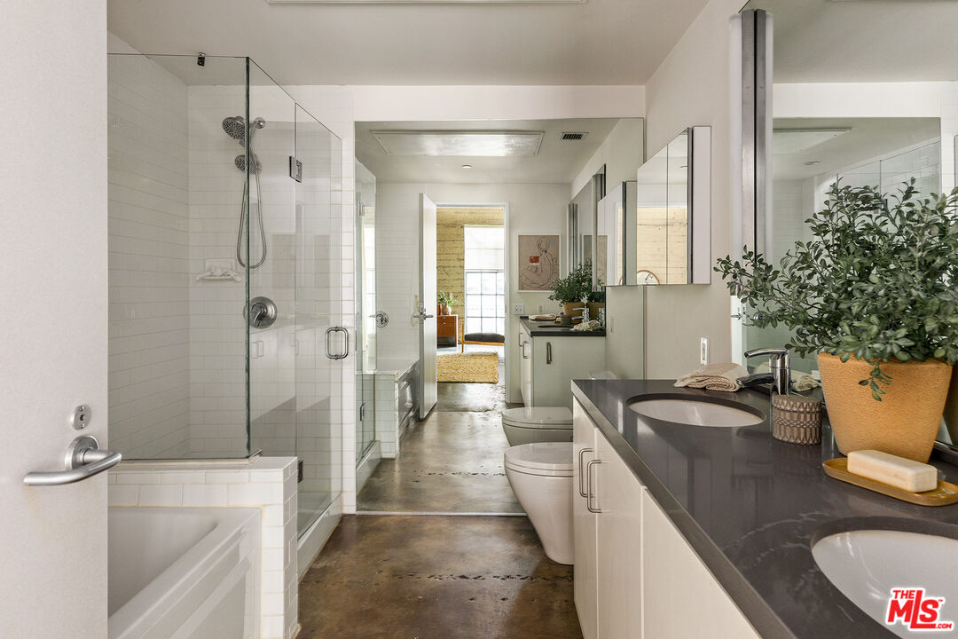 1855 Industrial St Unit: 401