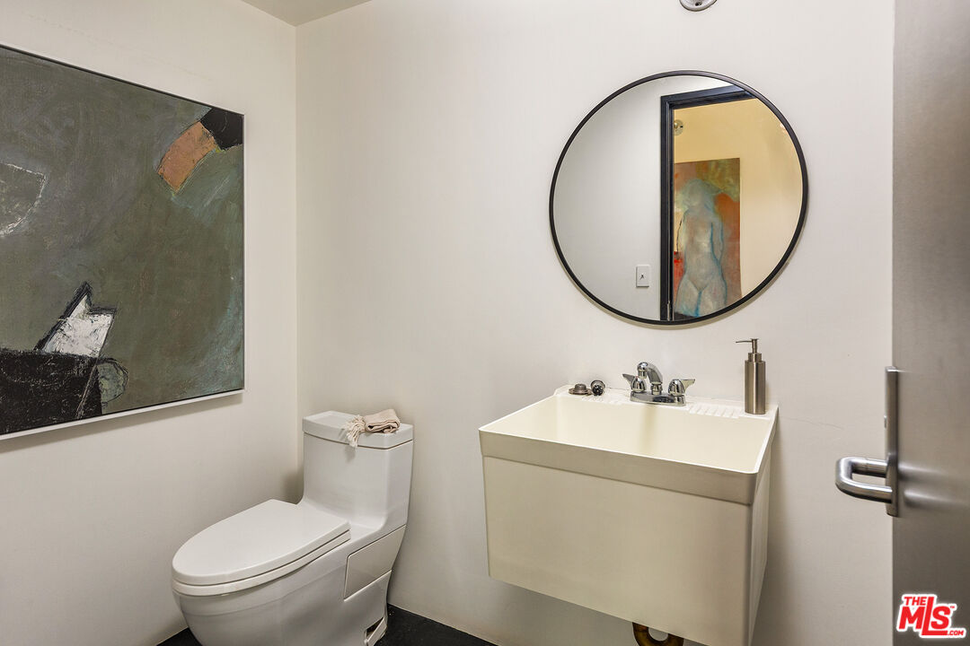 1855 Industrial St Unit: 401