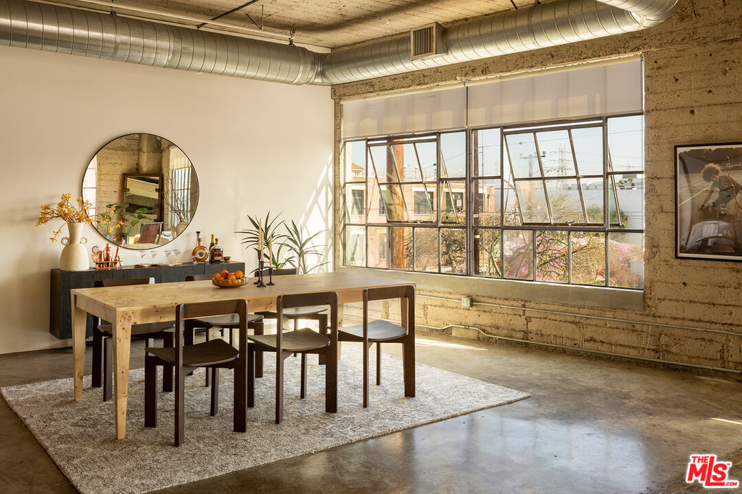 1855 Industrial St Unit: 401