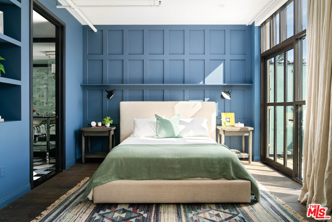 1645 Vine St Unit: 1005