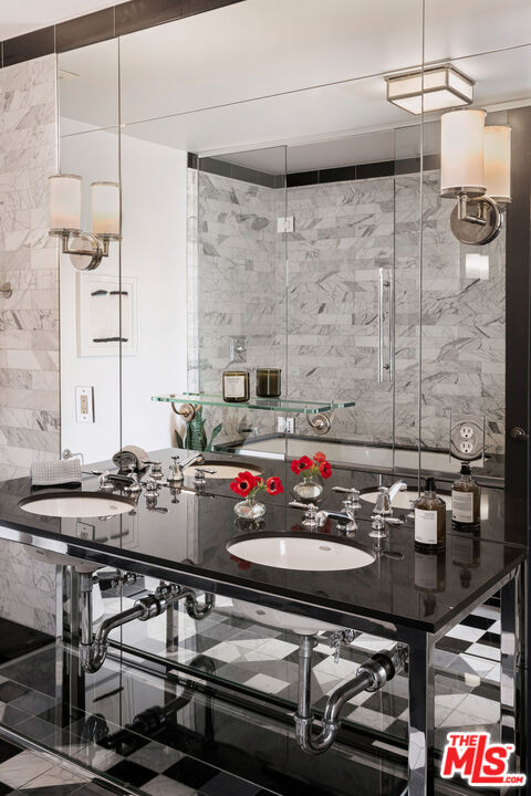 1645 Vine St Unit: 1005