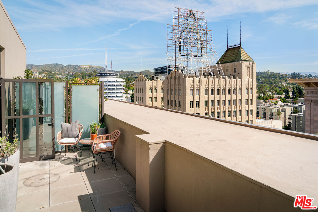 1645 Vine St Unit: 1005