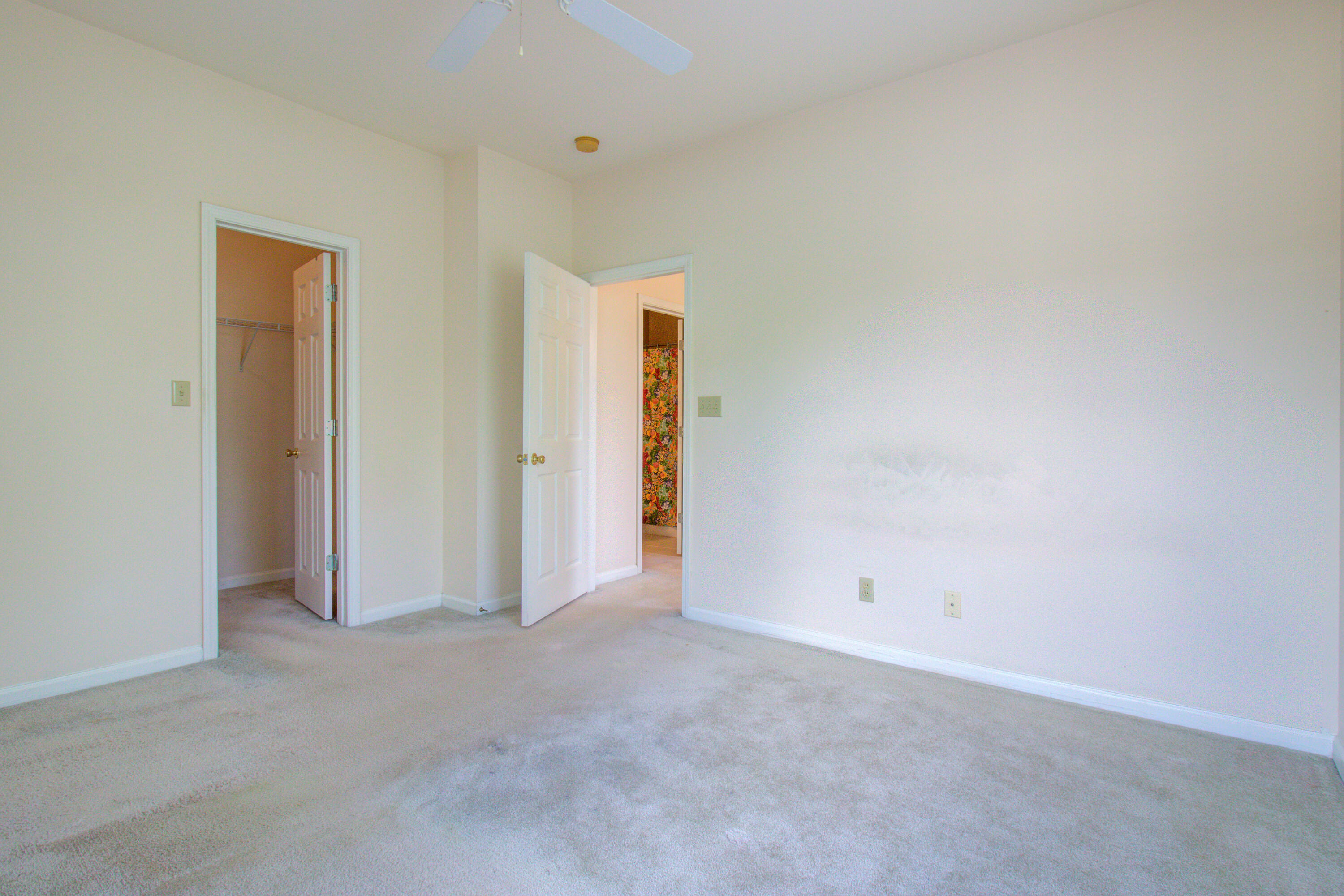 1600 Long Grove Drive Drive Unit 928