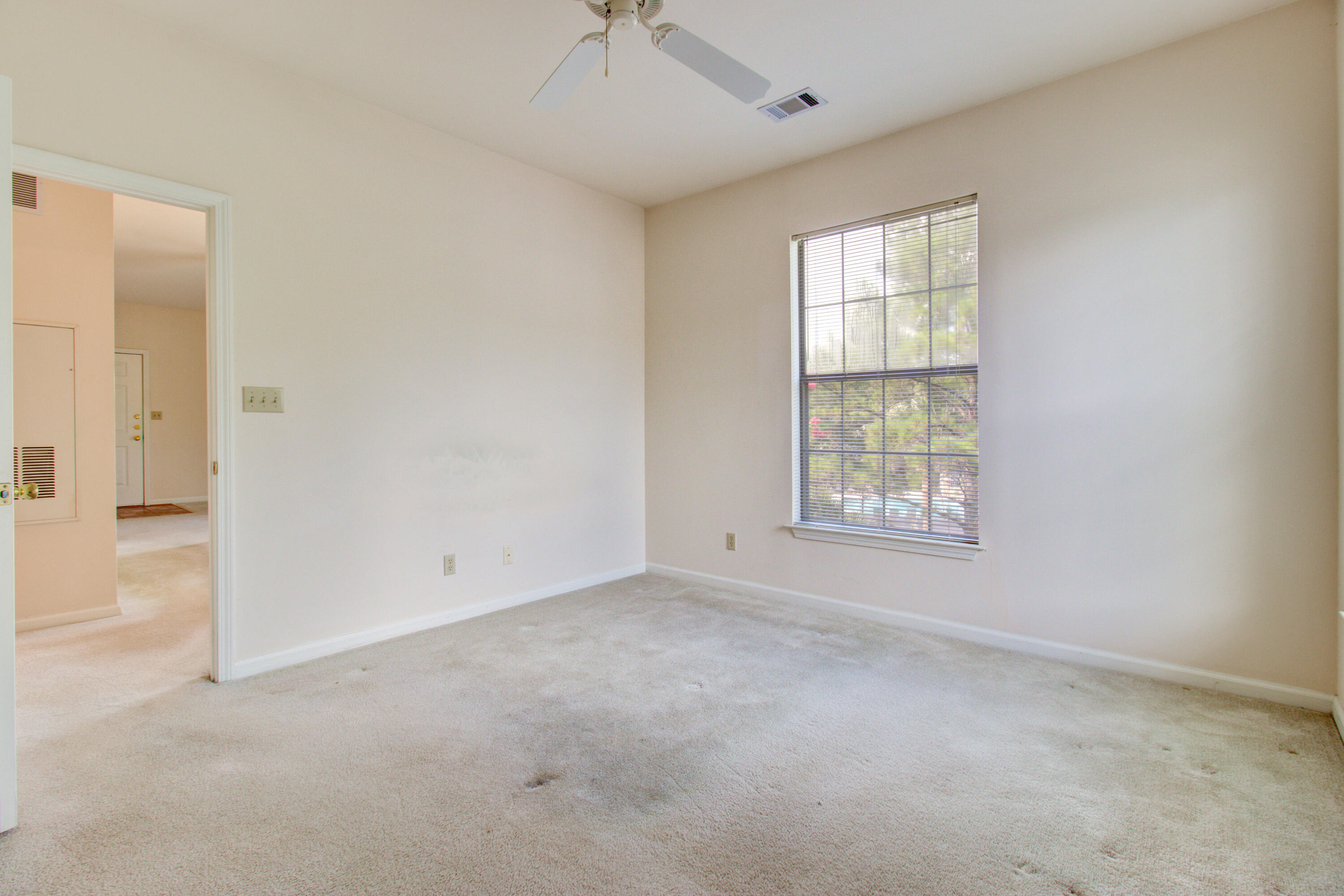 1600 Long Grove Drive Drive Unit 928
