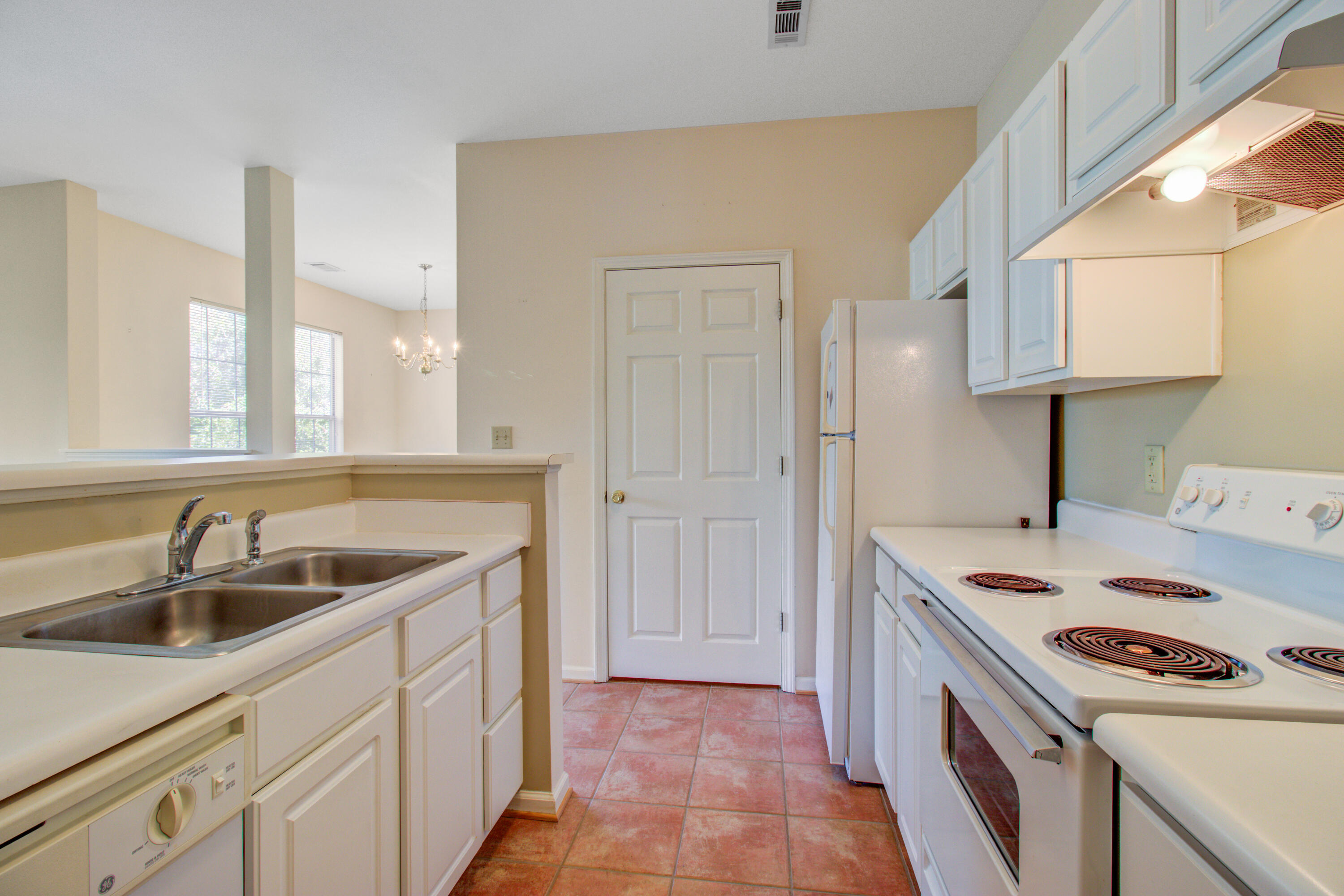 1600 Long Grove Drive Drive Unit 928