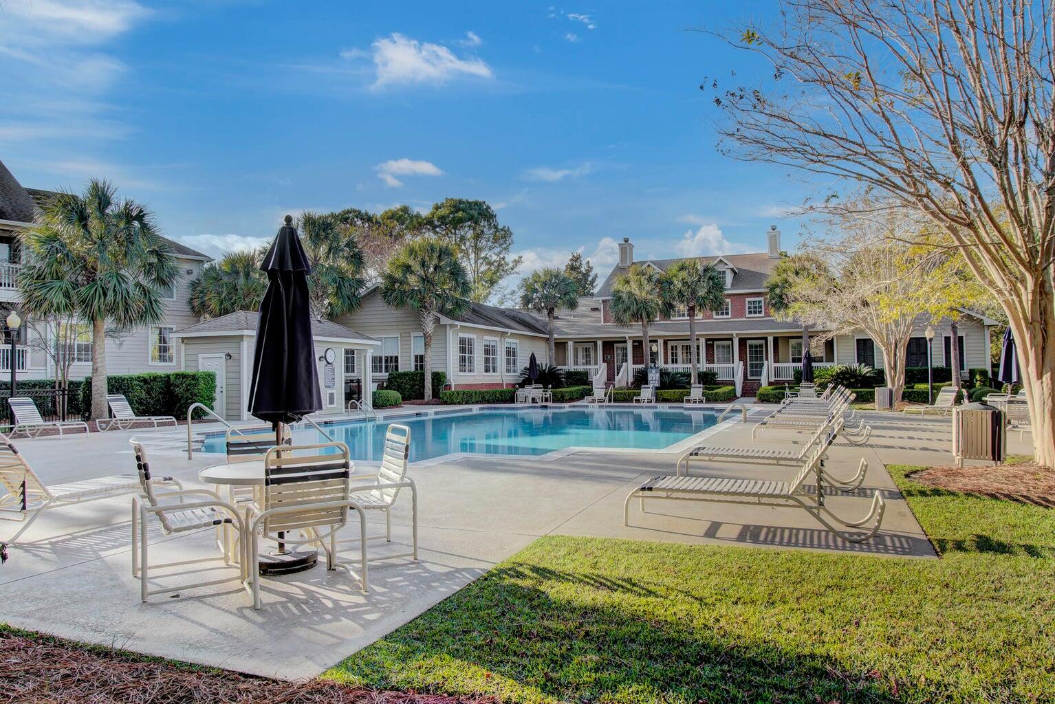 1600 Long Grove Drive Drive Unit 928