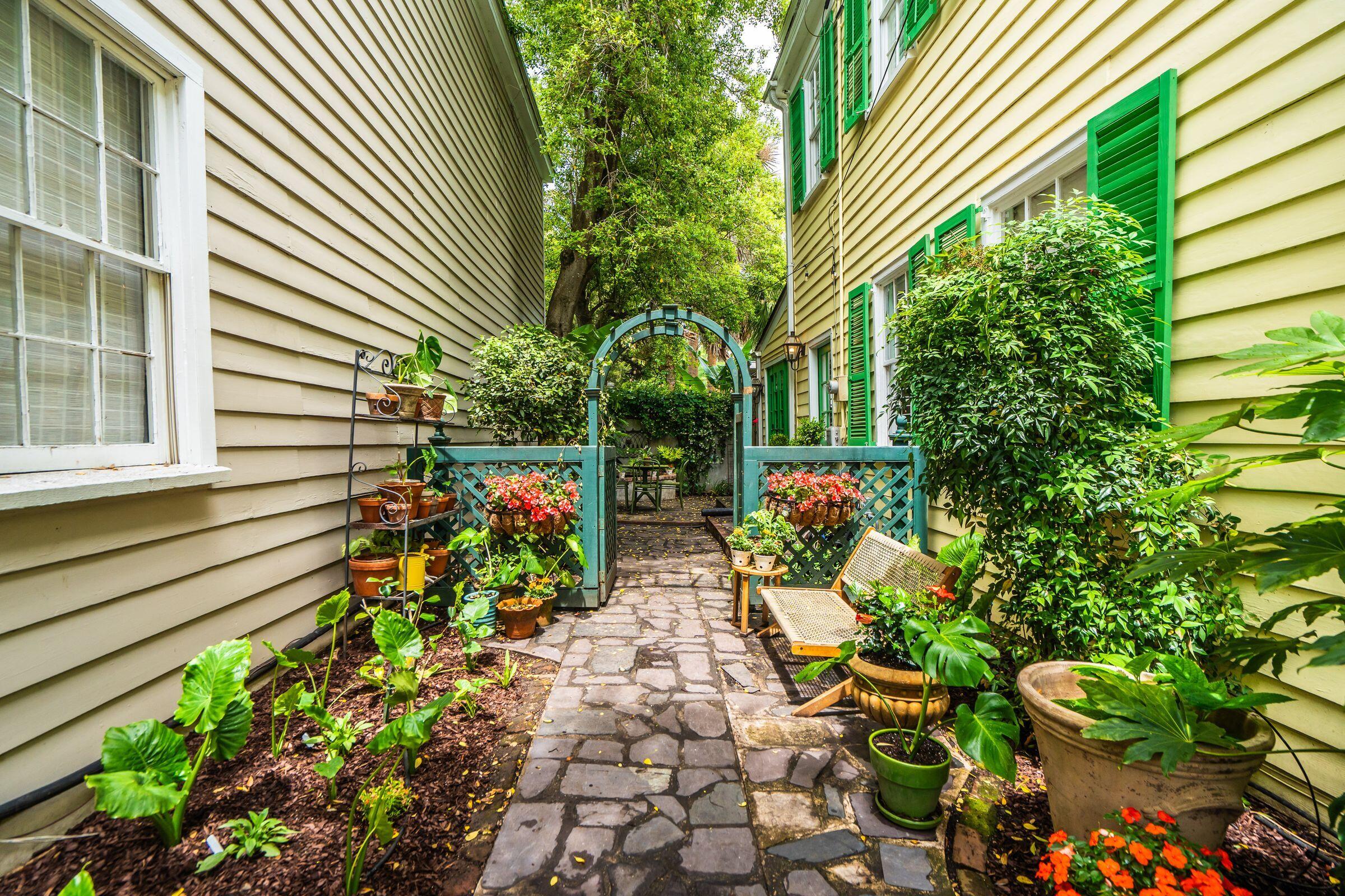 8 Trumbo Street