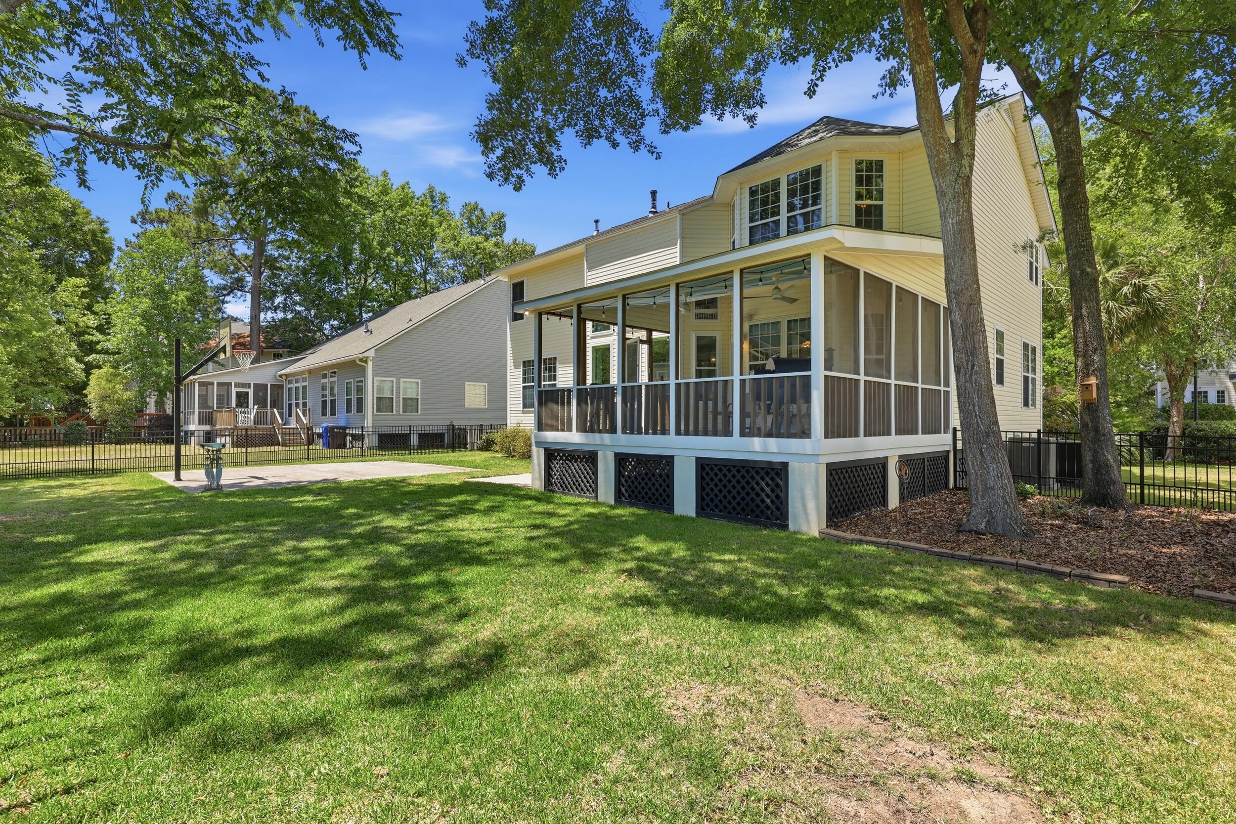 1609 William Hapton Way
