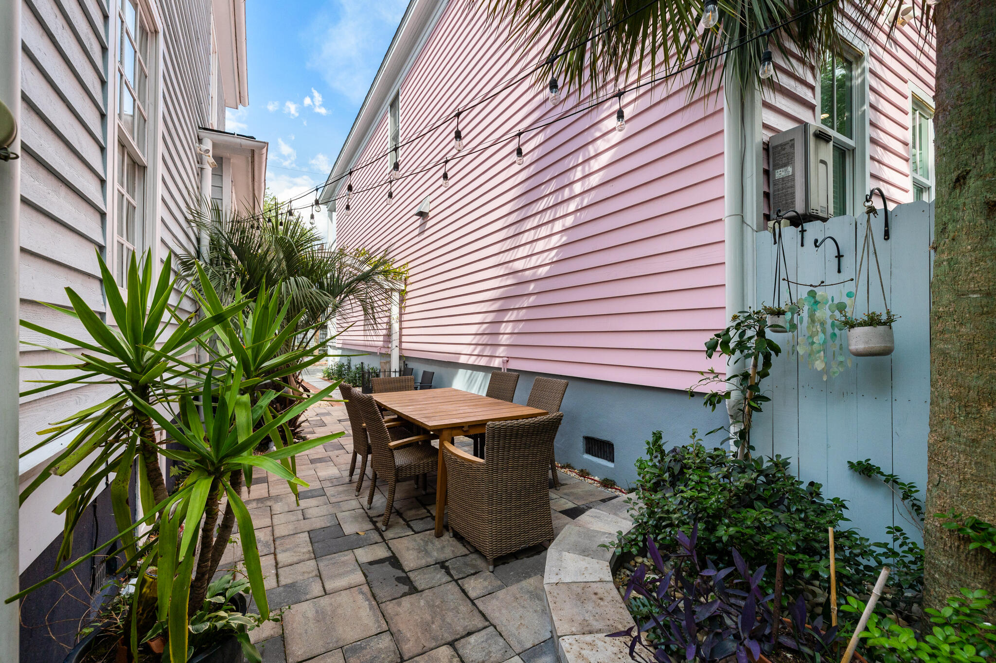 11 Felix Street