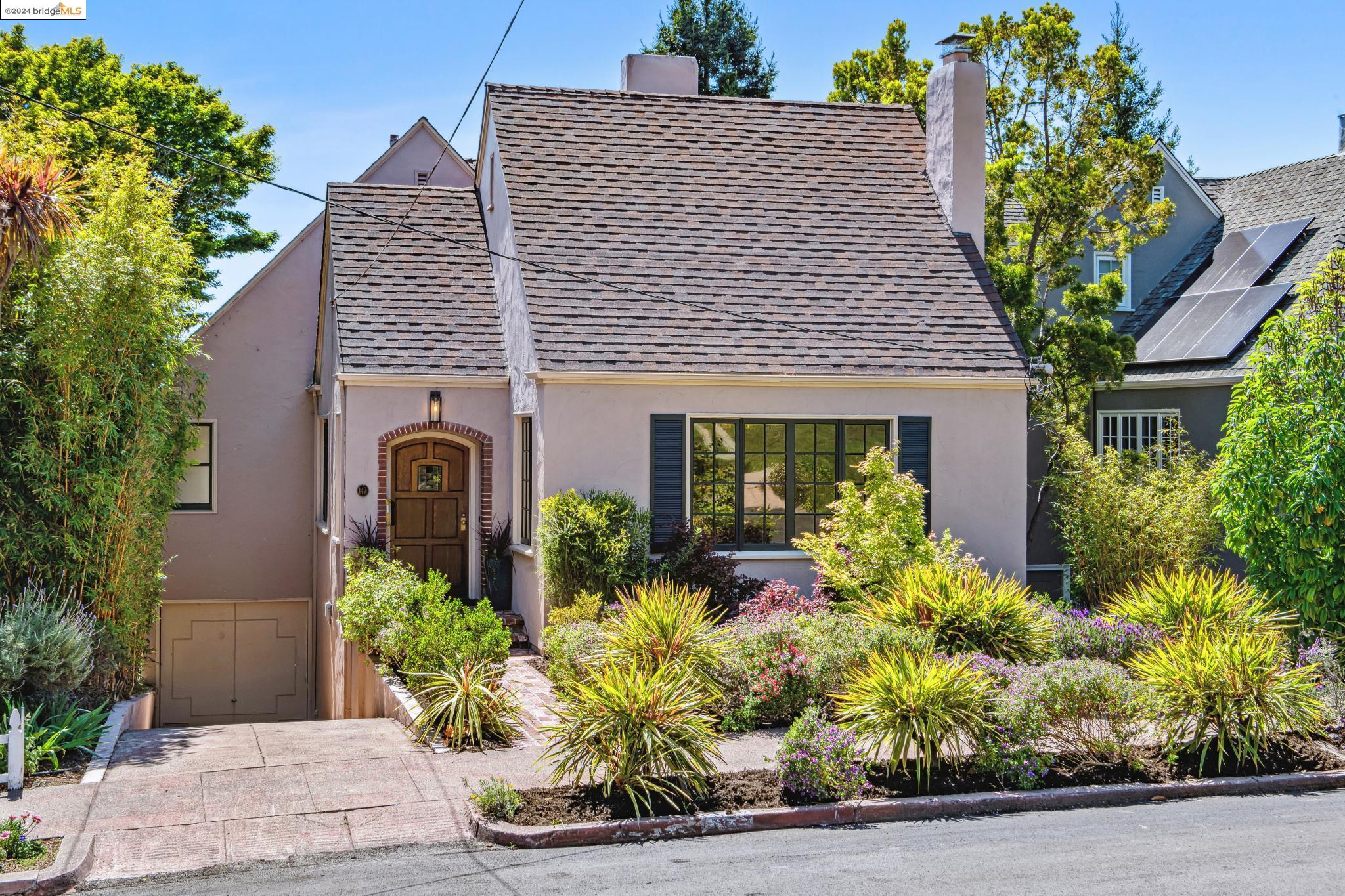 147 Ricardo Ave