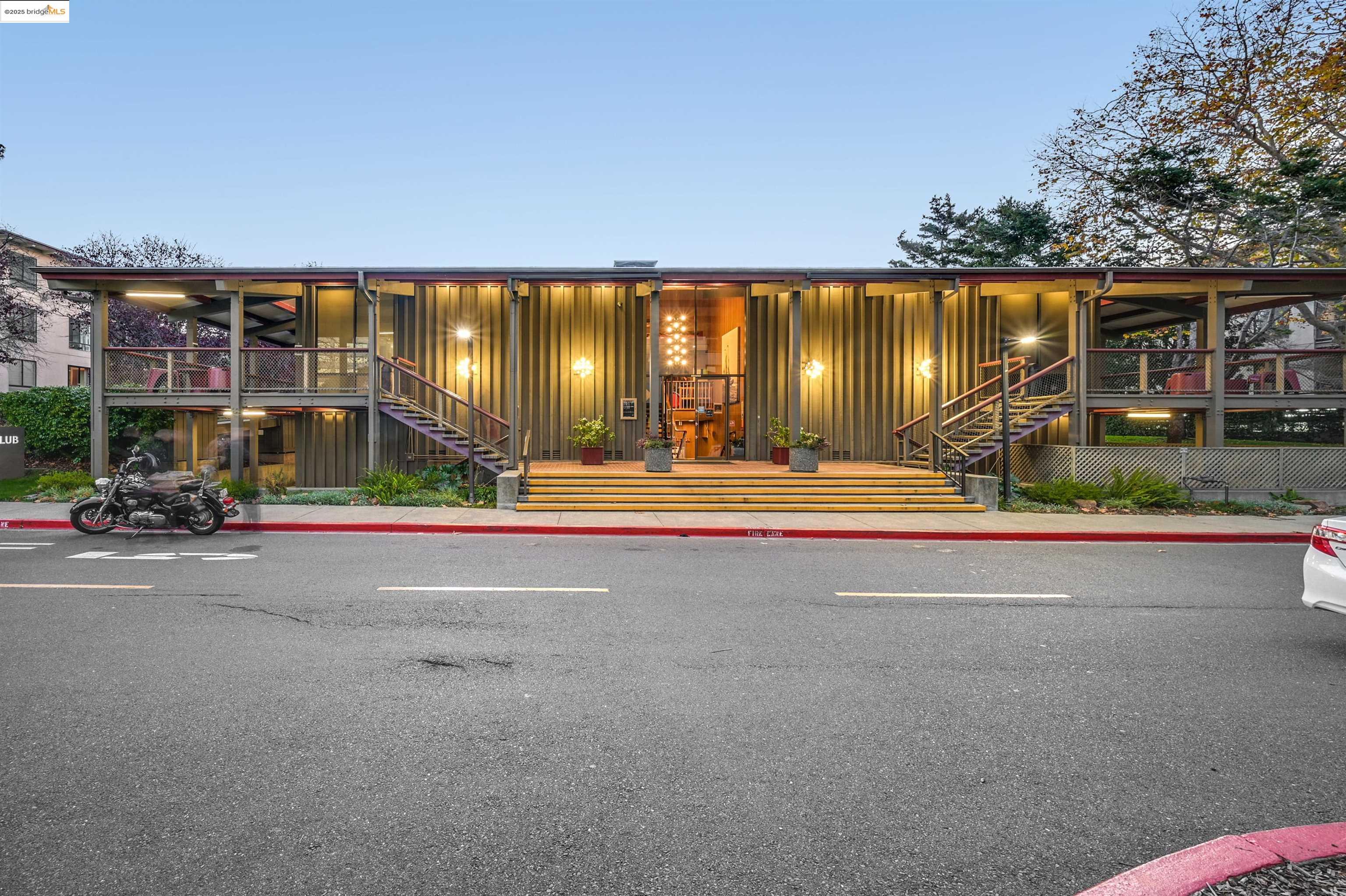 1 Captain Drive # D258