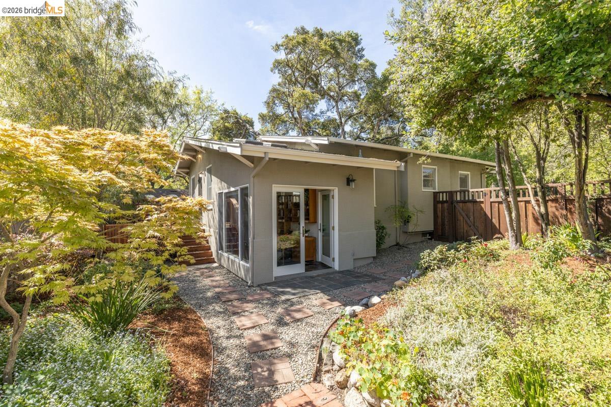 71 Norwood Ave