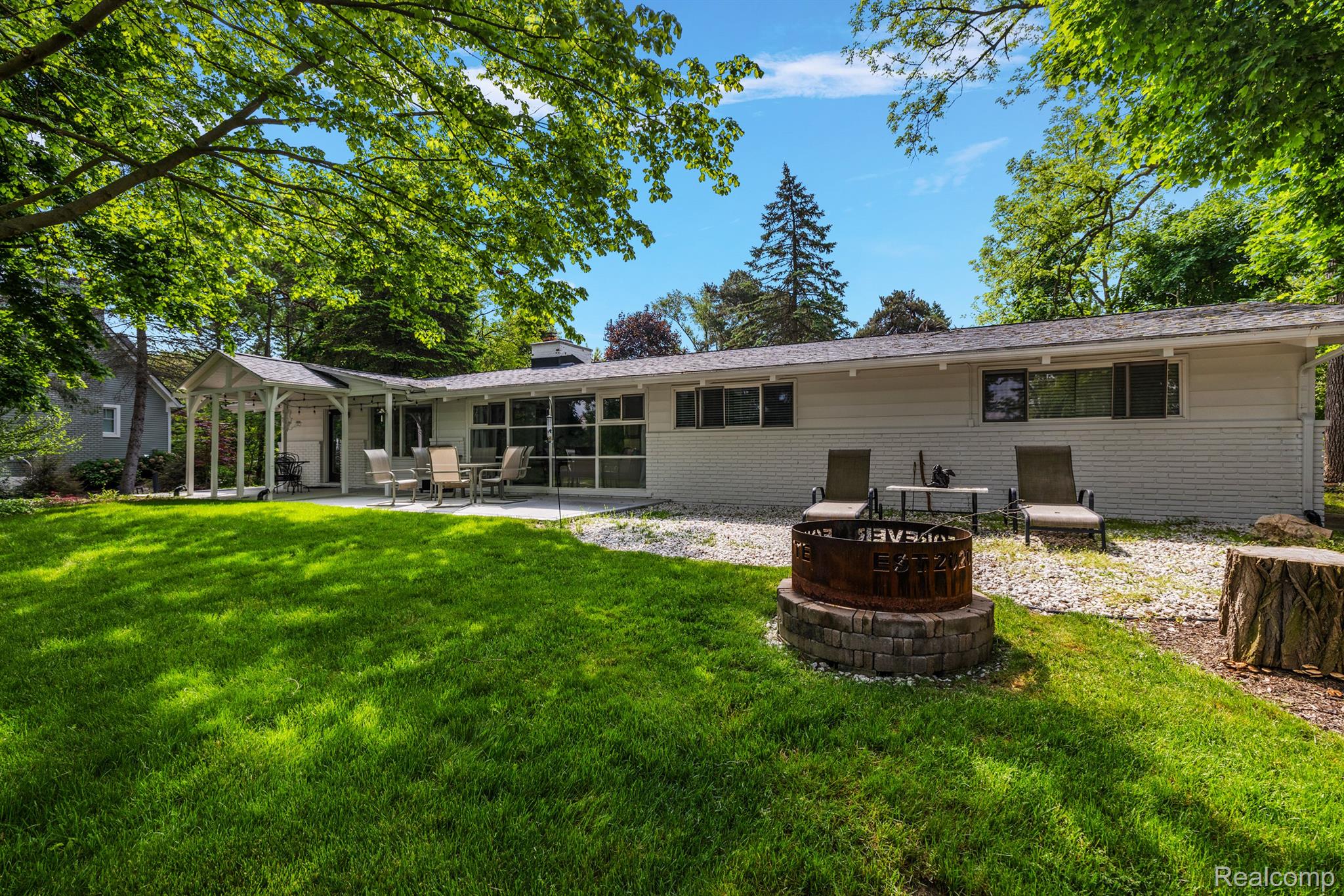 3110 W LONG LAKE Road