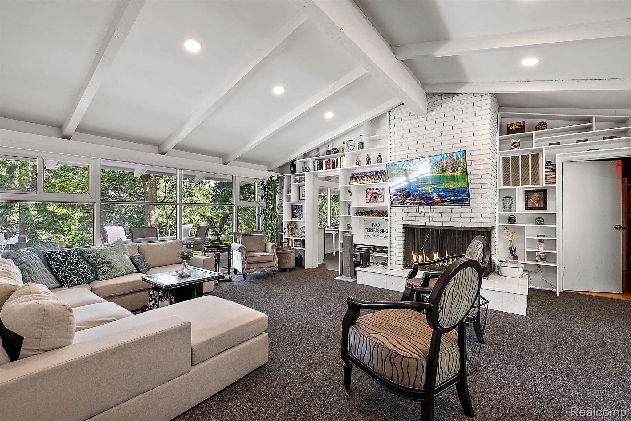 3110 W LONG LAKE Road
