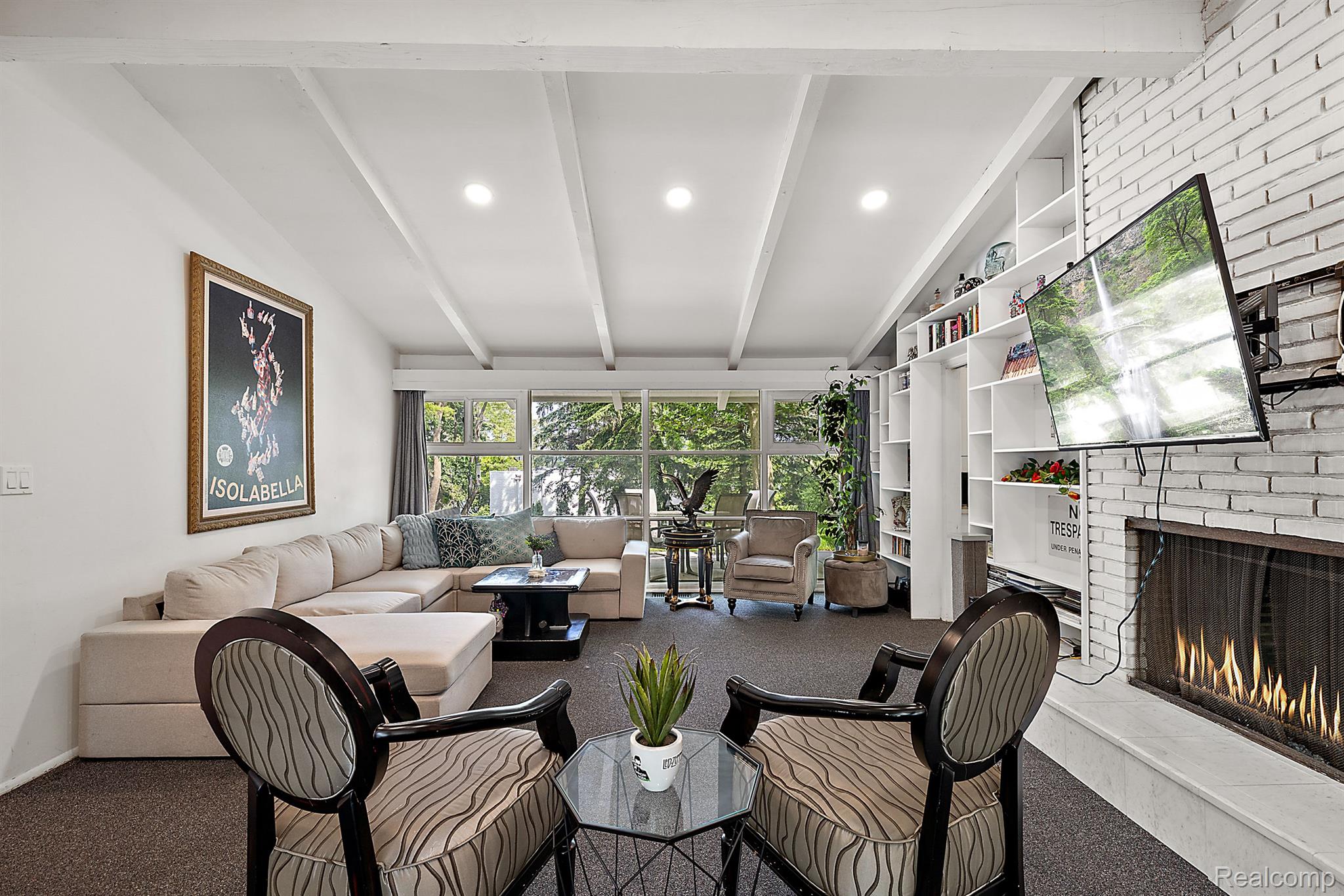 3110 W LONG LAKE Road