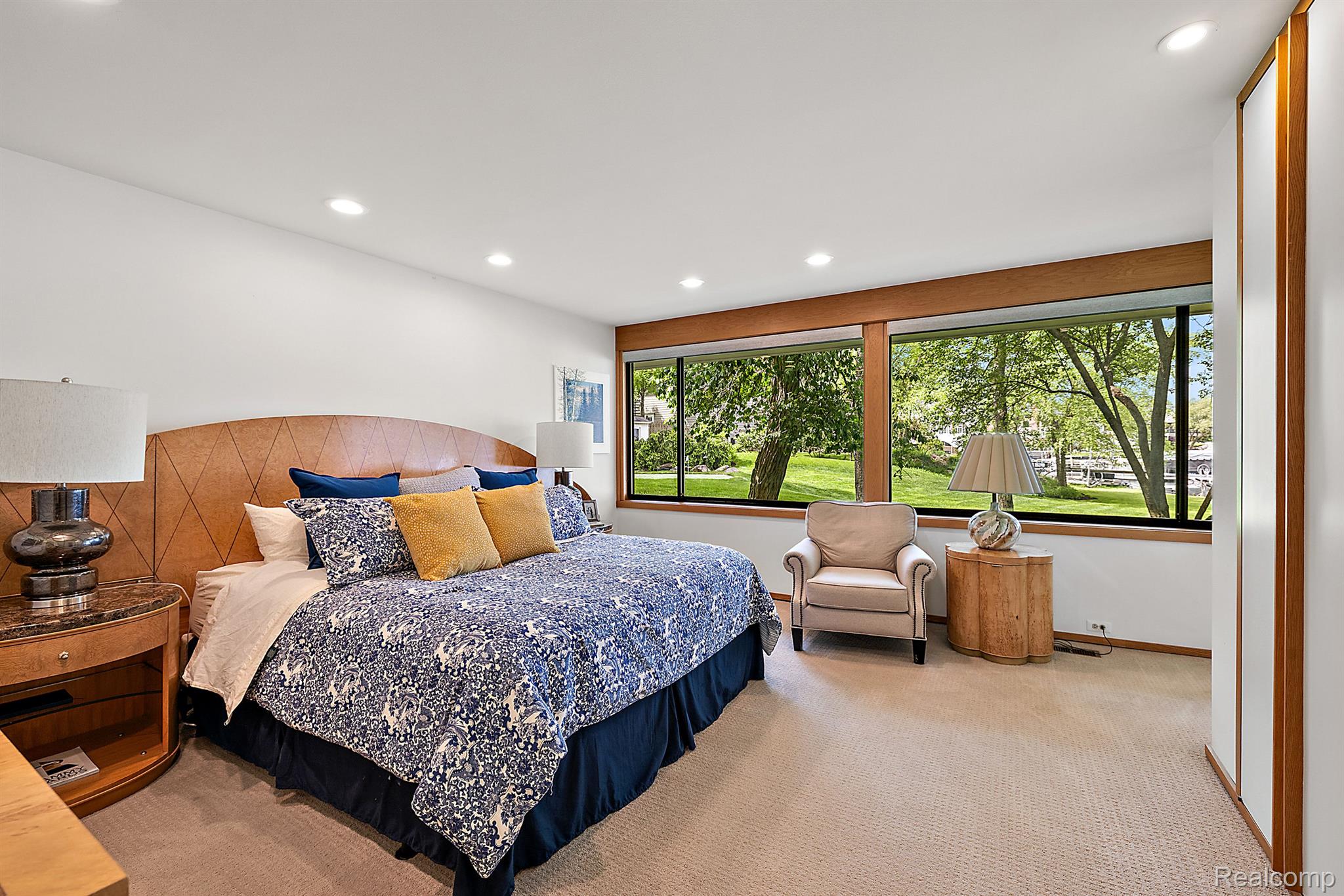 3110 W LONG LAKE Road