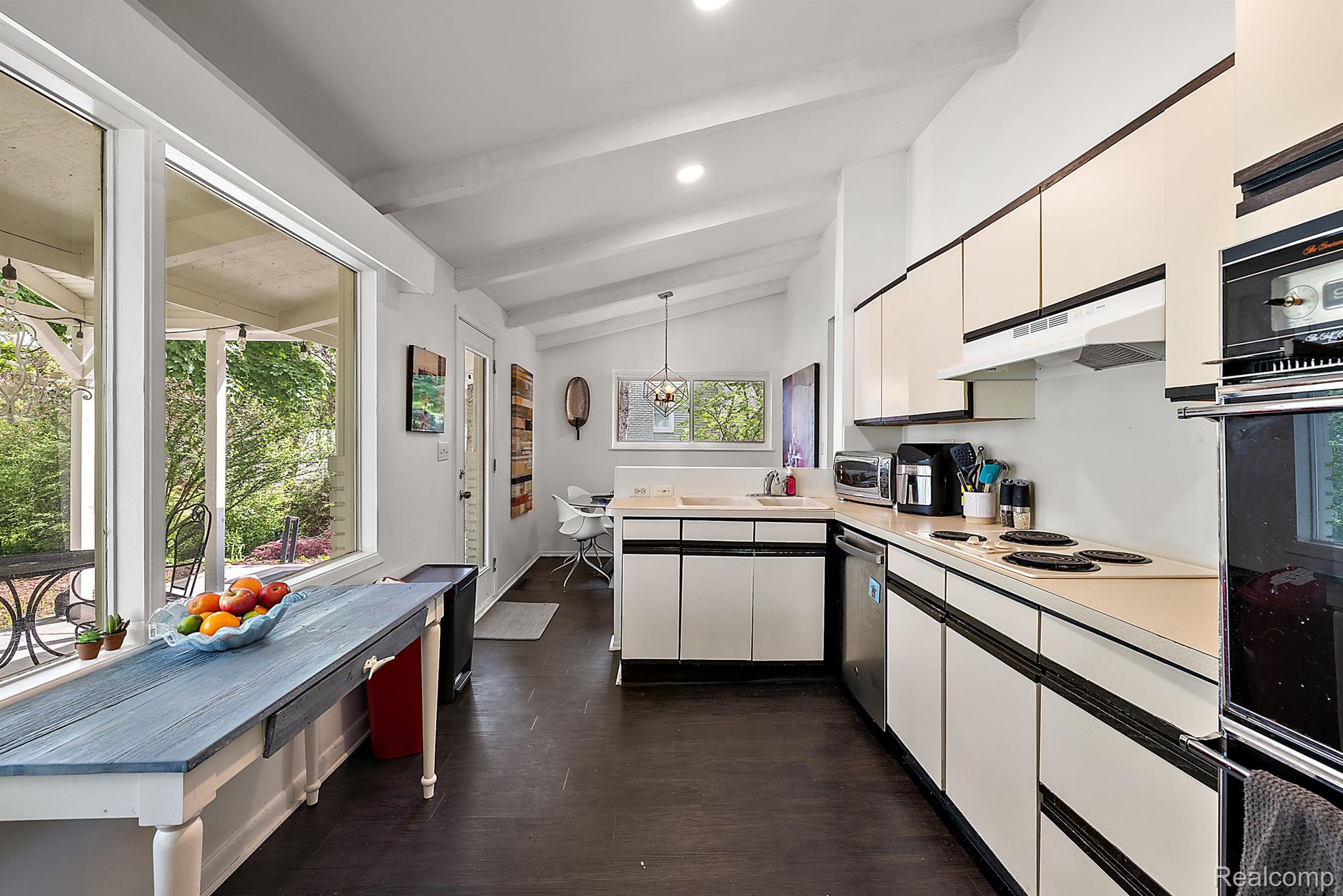 3110 W LONG LAKE Road