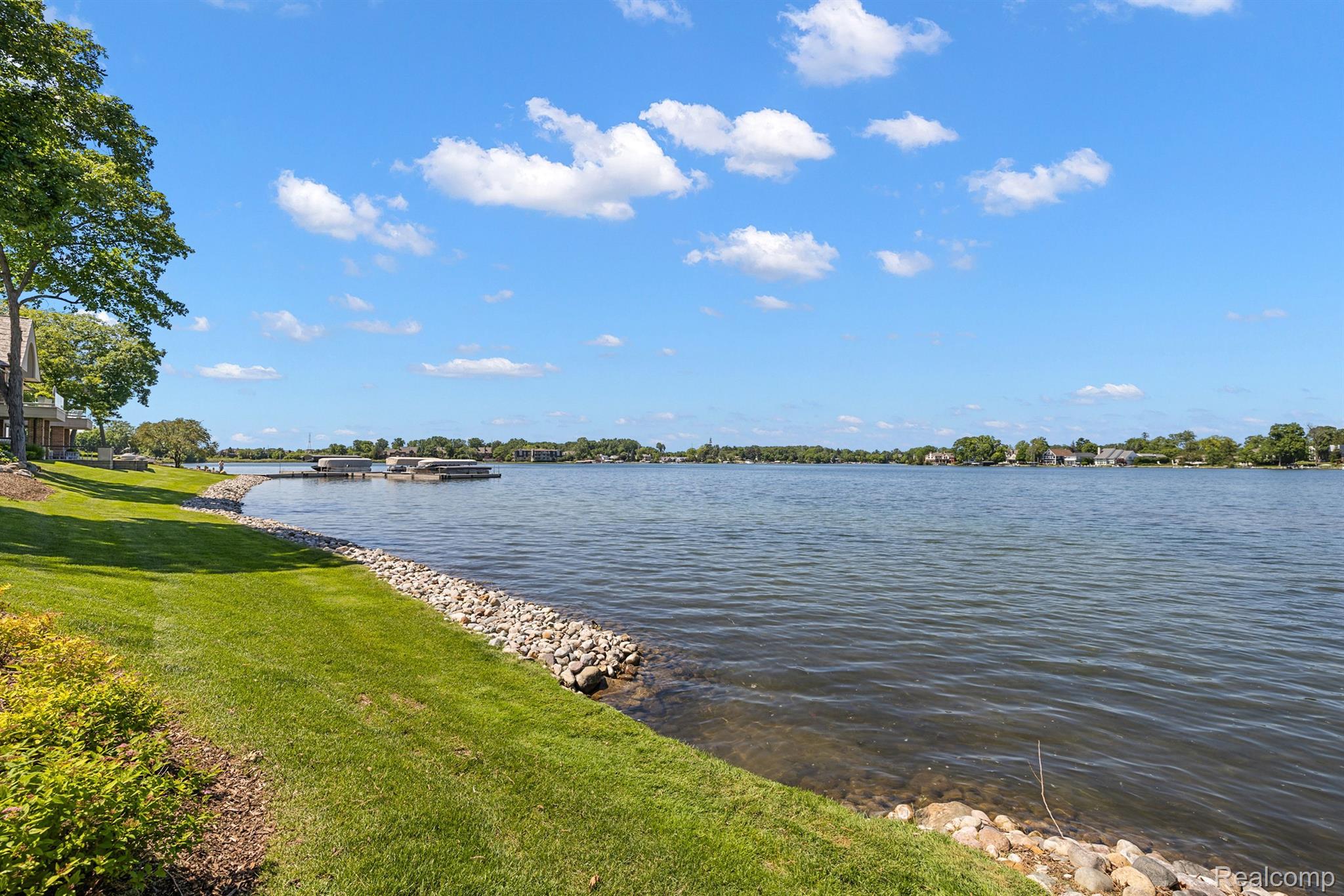 3322 S Shore Circle