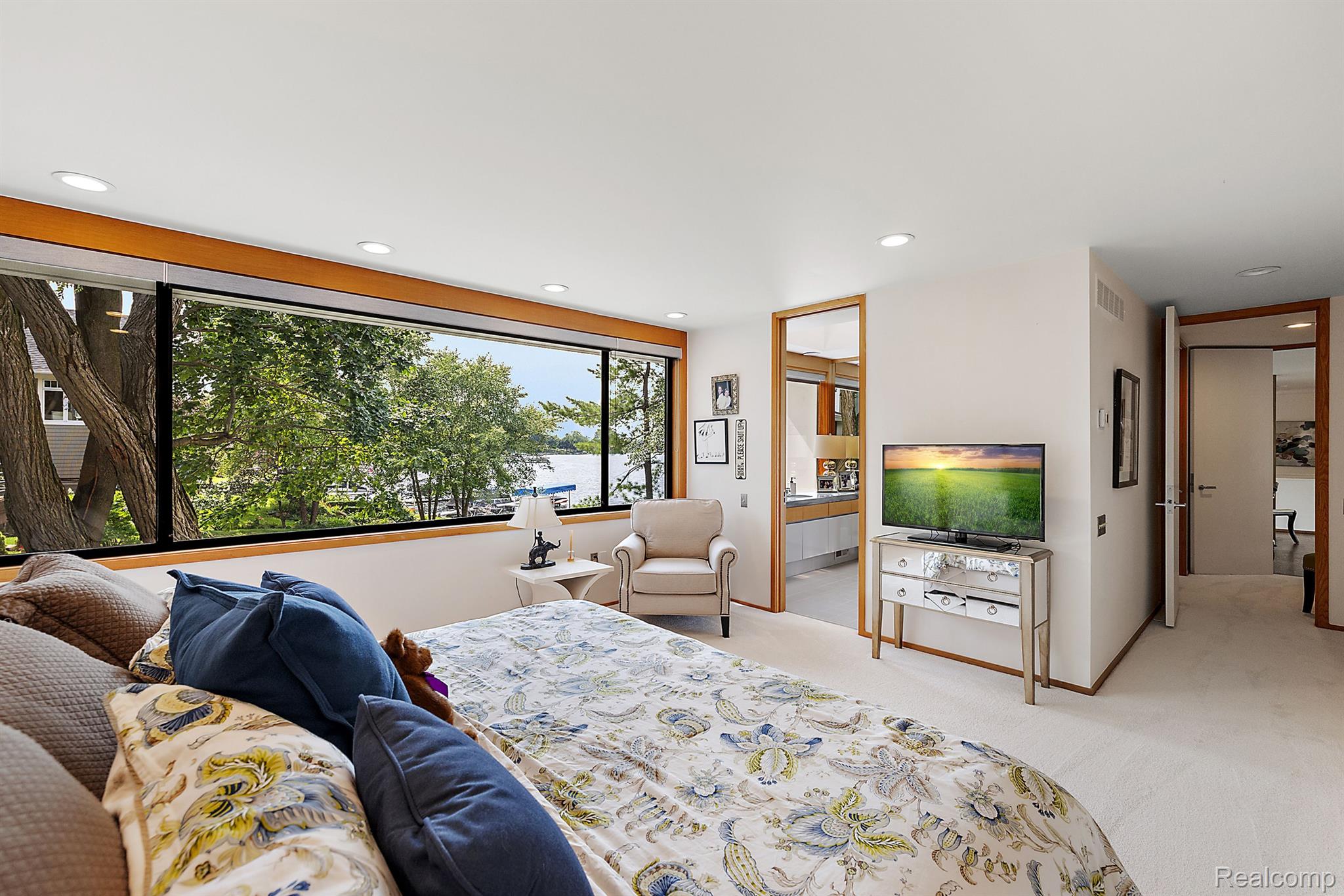 3130 W Long Lake Road
