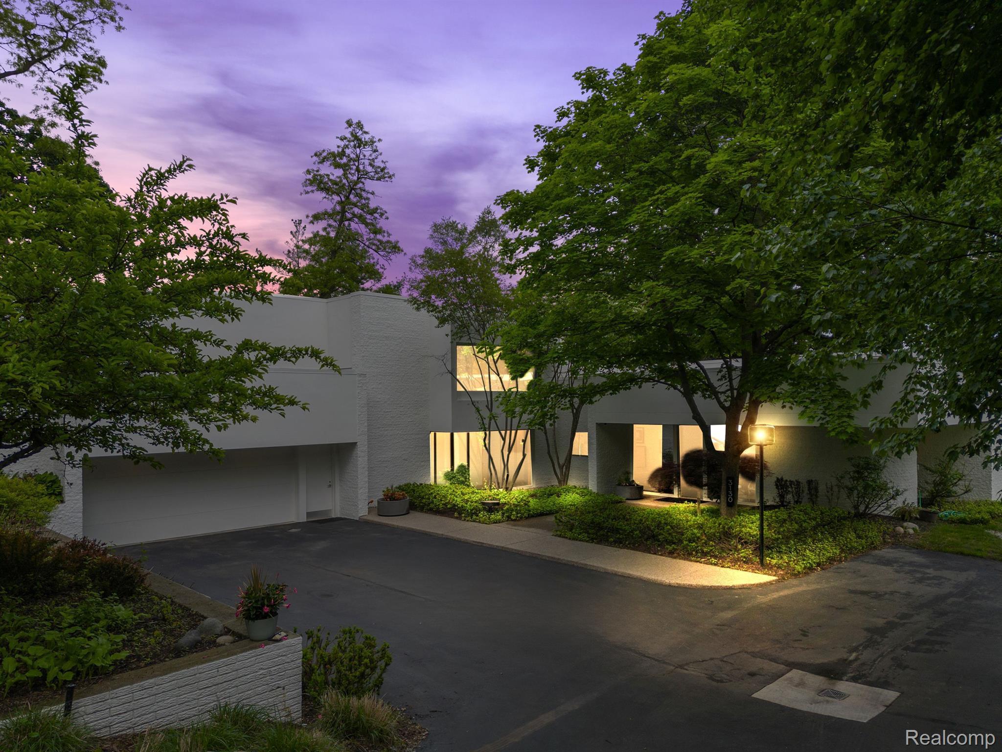 3130 W Long Lake Road