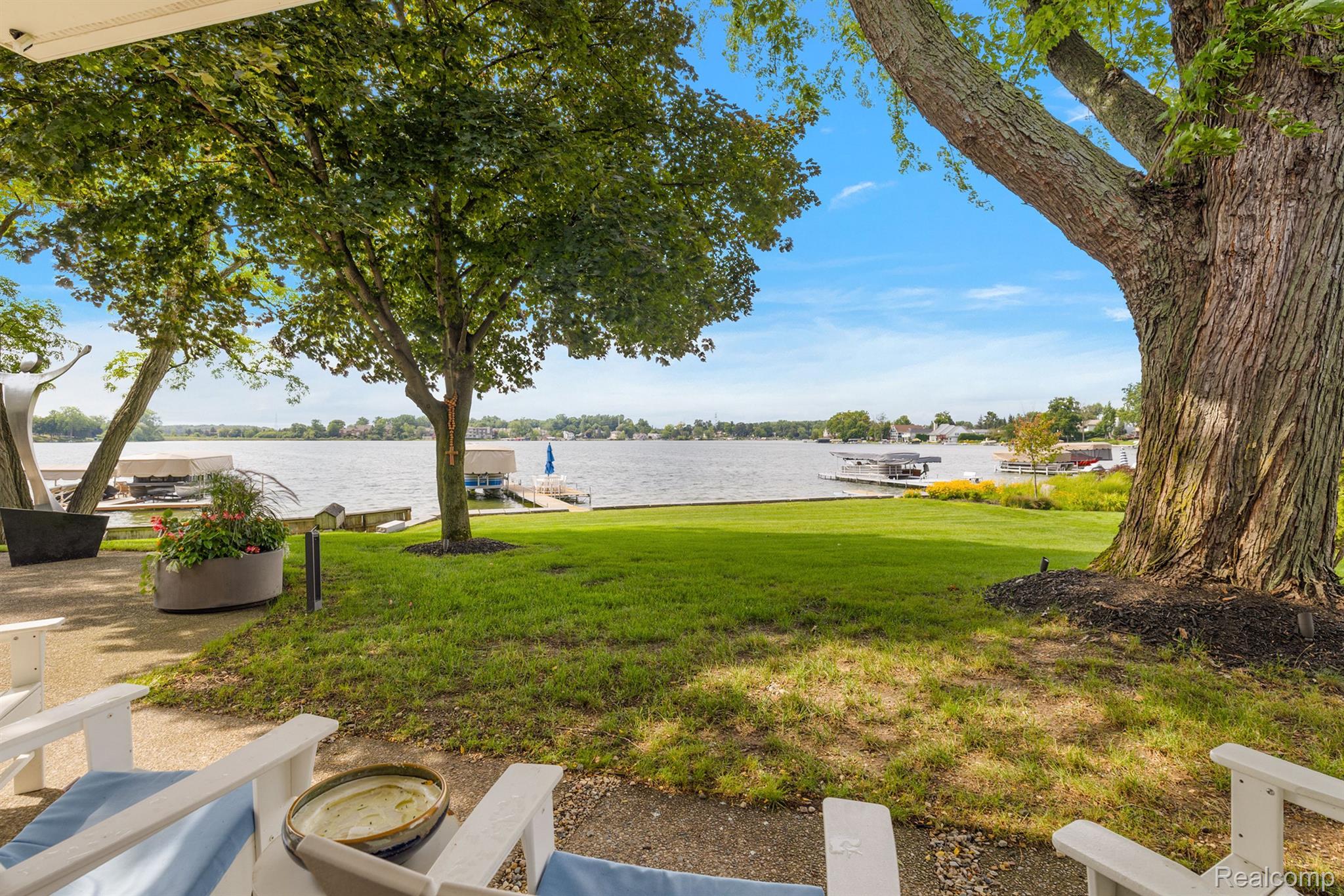 3130 W Long Lake Road