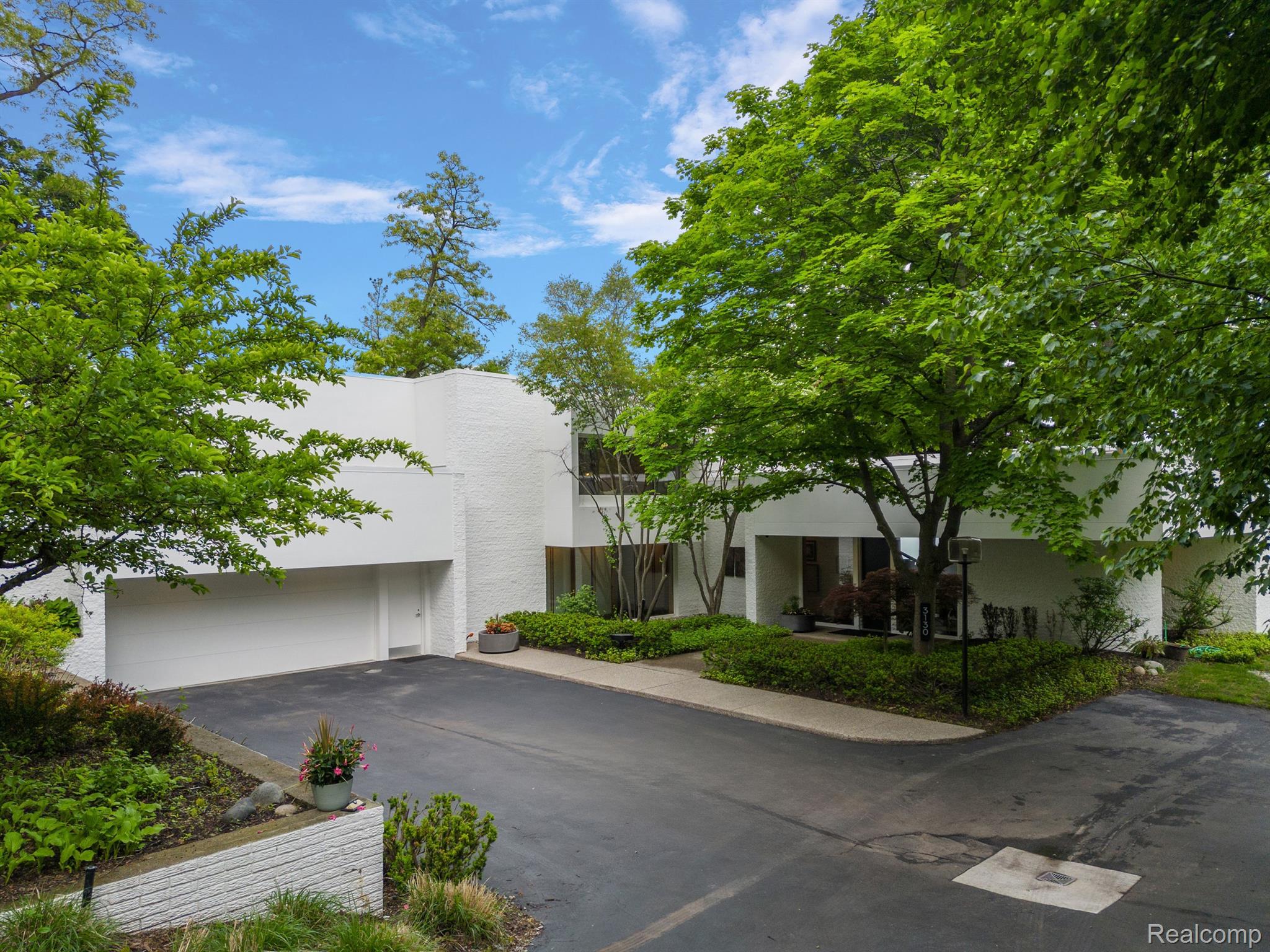 3130 W Long Lake Road