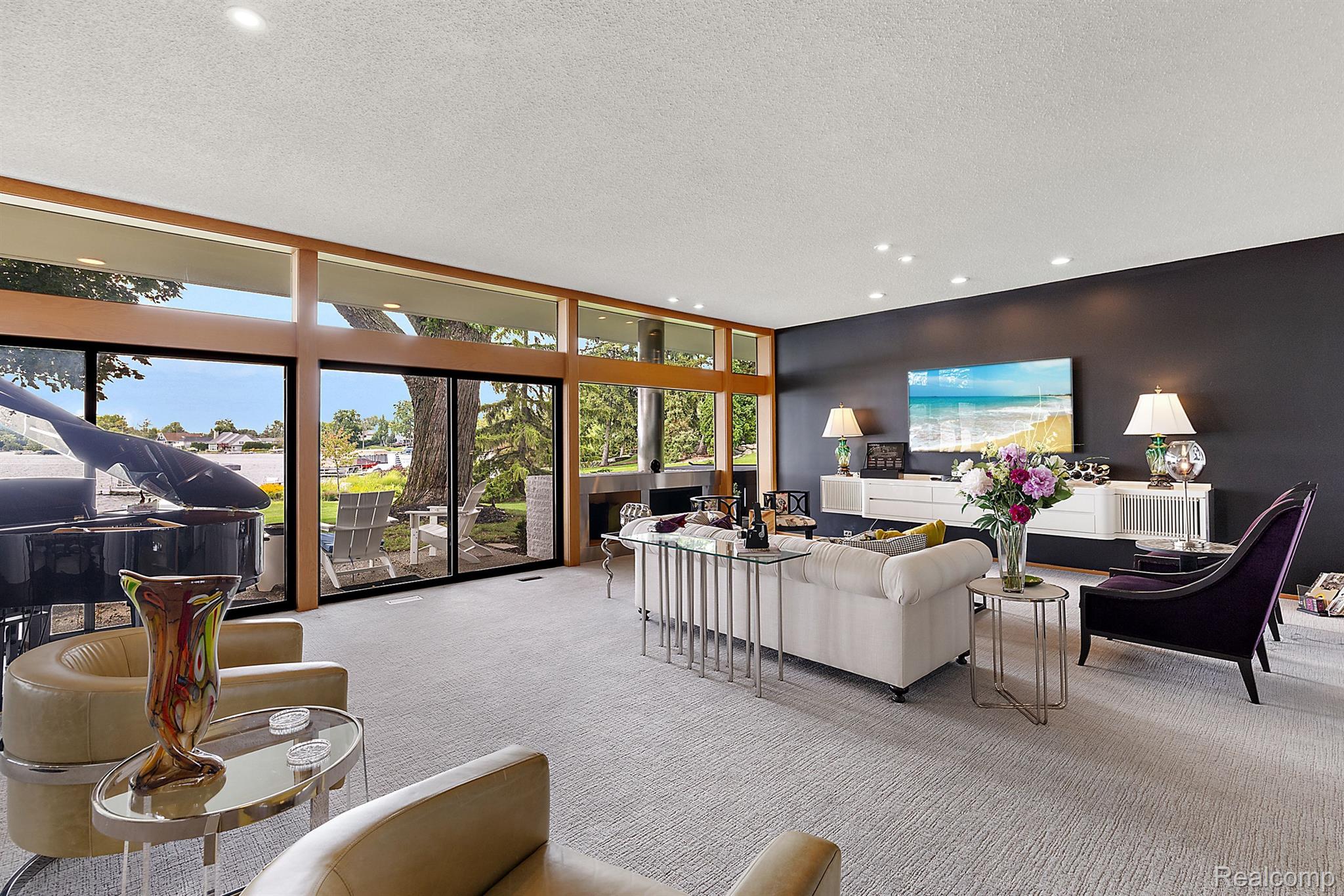 3130 W Long Lake Road