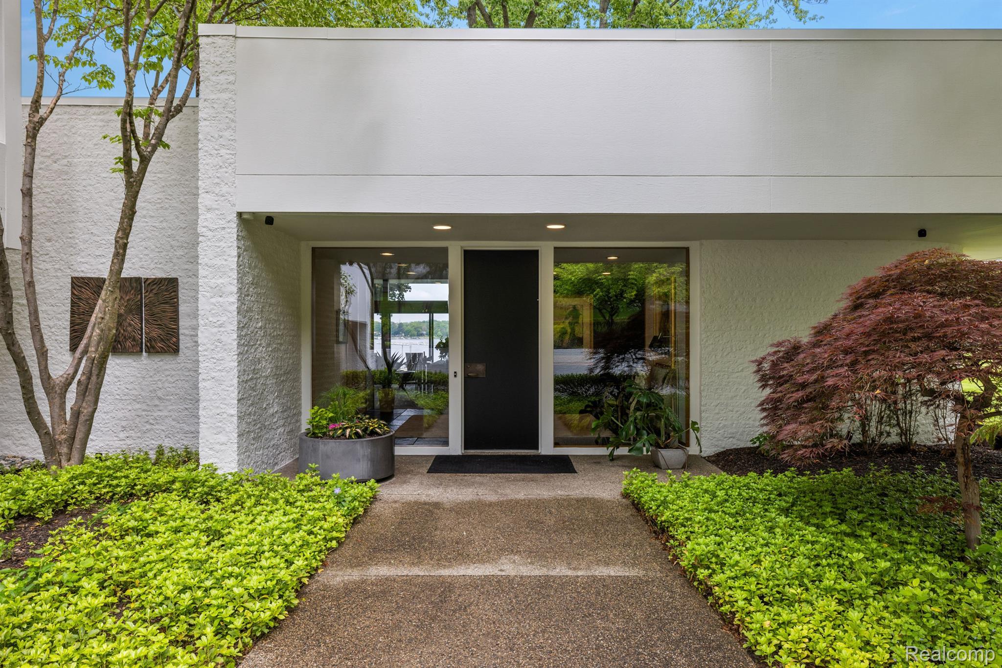 3130 W Long Lake Road
