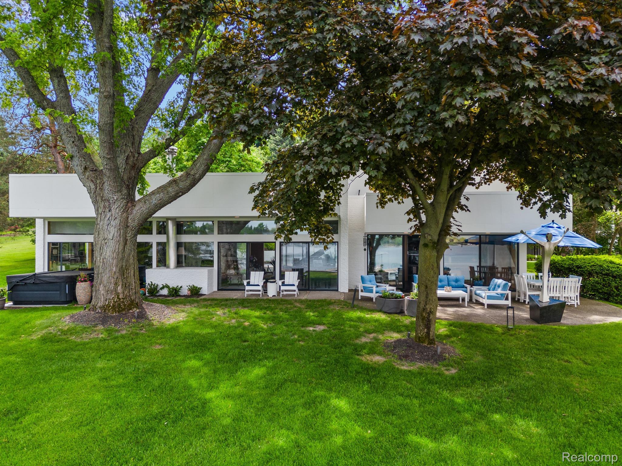 3130 W Long Lake Road