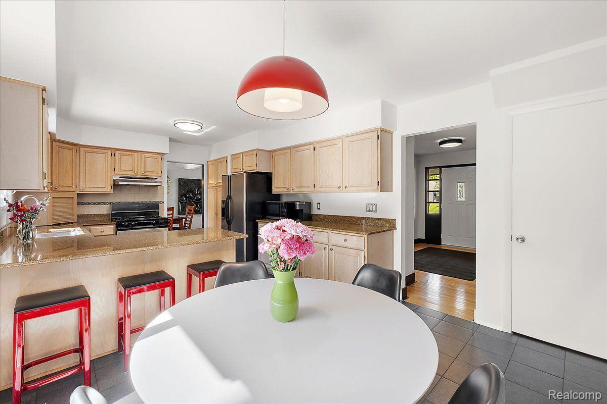 7174 Glengrove Drive