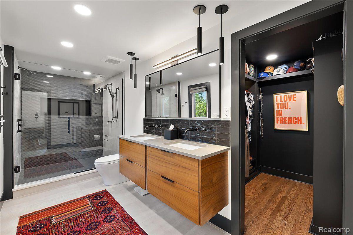 7174 Glengrove Drive