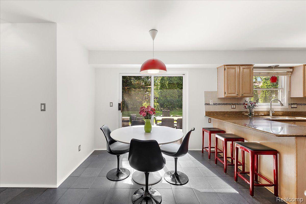 7174 Glengrove Drive