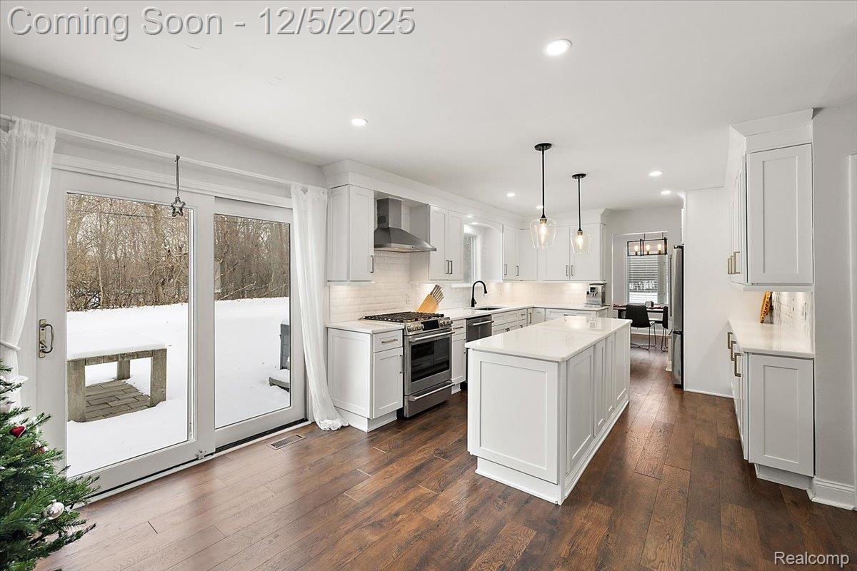 21622 Riverview Drive