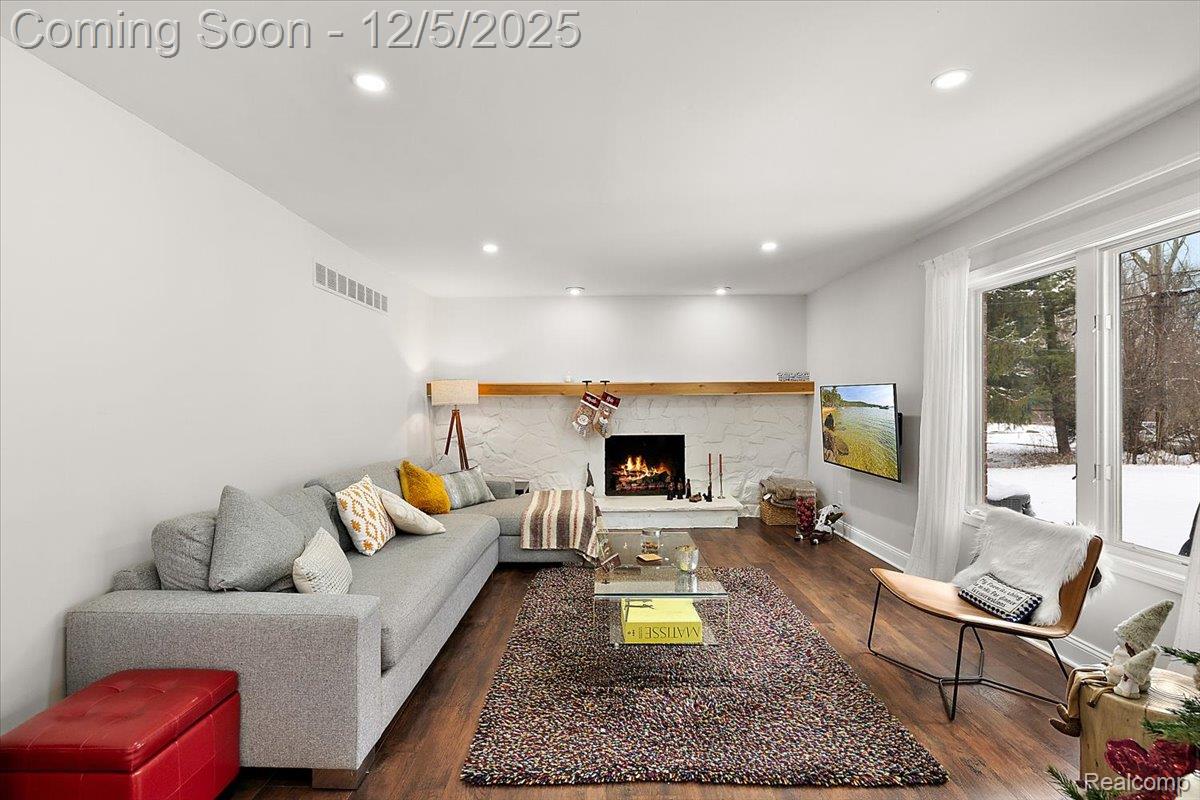 21622 Riverview Drive