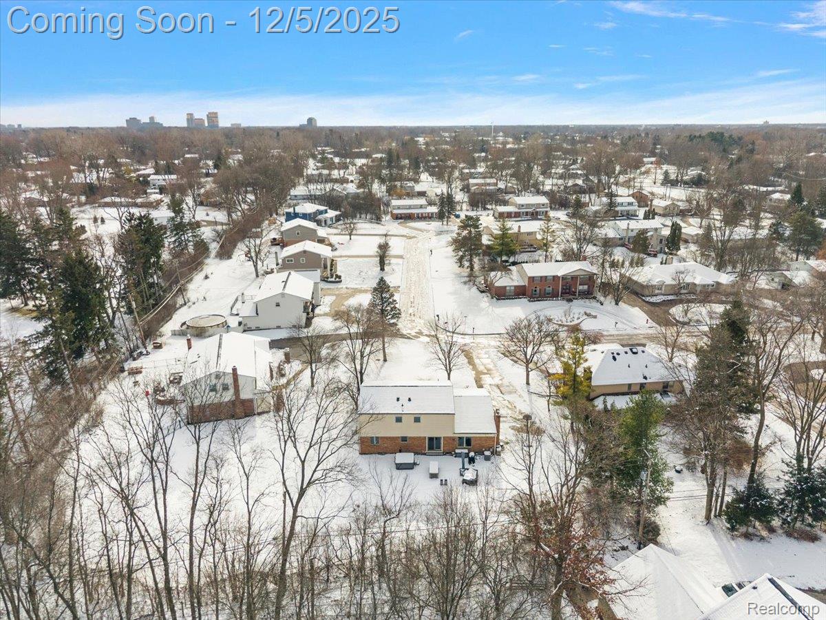 21622 Riverview Drive